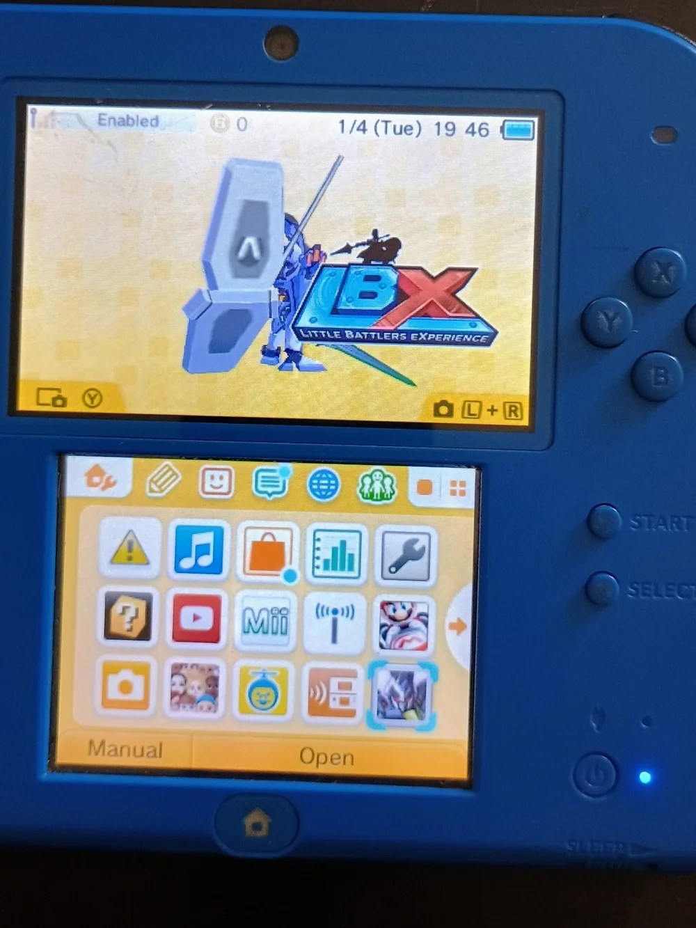 Nintendo 2DS Handheld Console - Blue With 4 Games